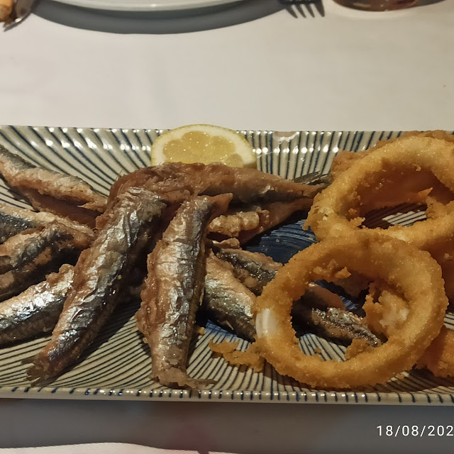 Fritura de Boquerones Y Calamares