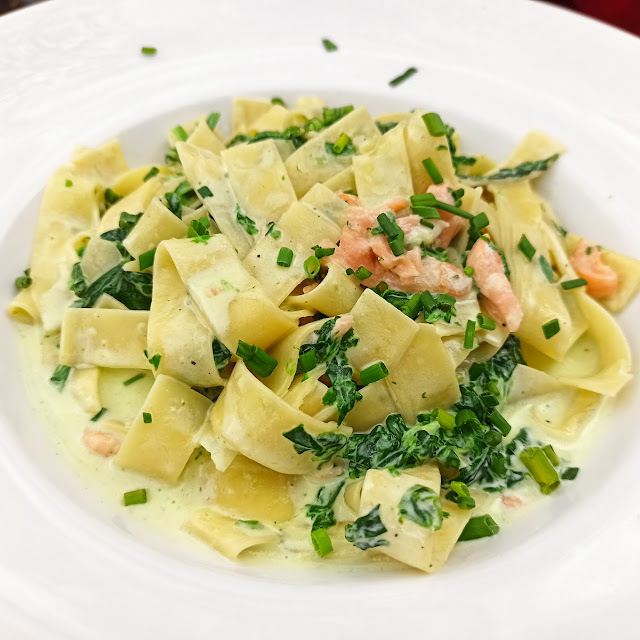 Tagliatelle Mit Spinat Und Lachs