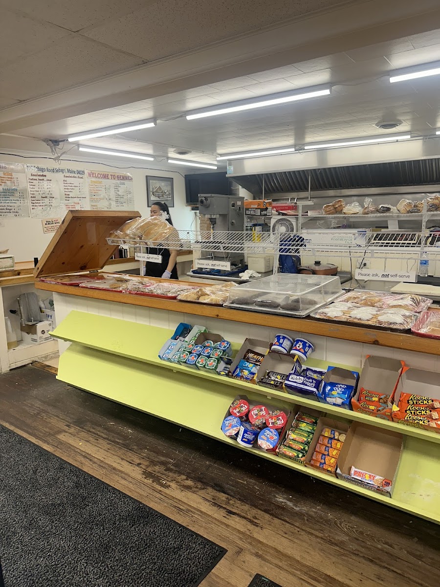 Gemmes General Store