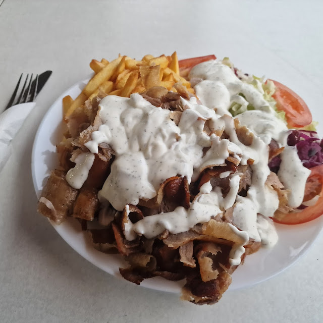 Döner Teller Mit Pommes Und Salat Mista