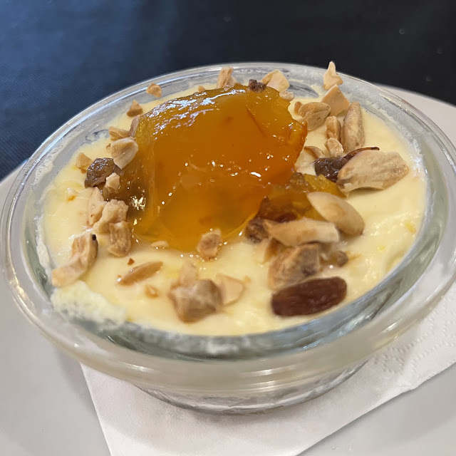 Taurina de Helado Con Pasas Miel Y Frutos Secos