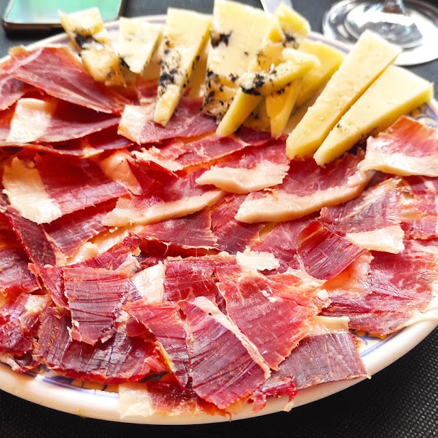 Entrantes de Serrano Y Queso Curado