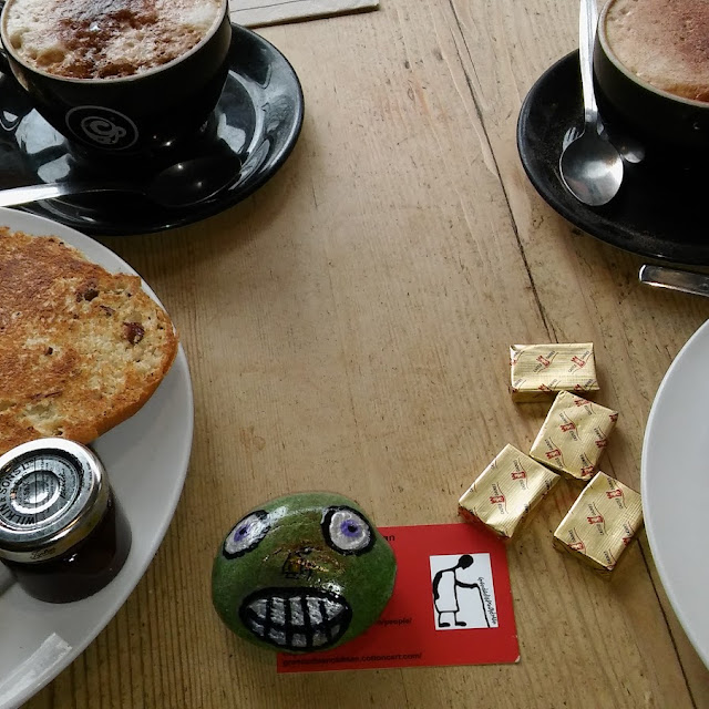 Cappuccino & Teacakes