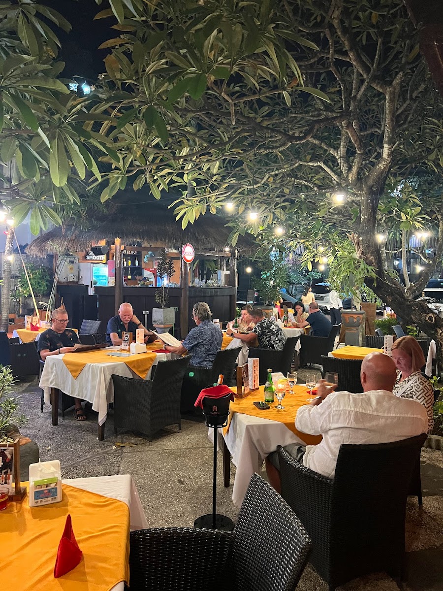 Cockatoo International Bar & Restaurant Nusa Dua