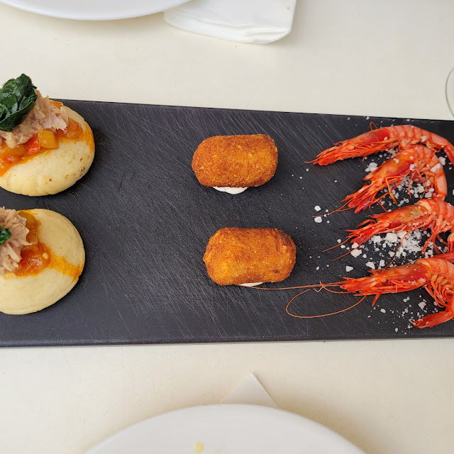 Coca de Atún Croquetas de Pulpo Y Gamba Roja