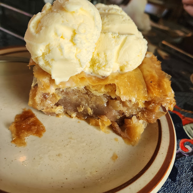 Frank's Homemade Apple Strudel