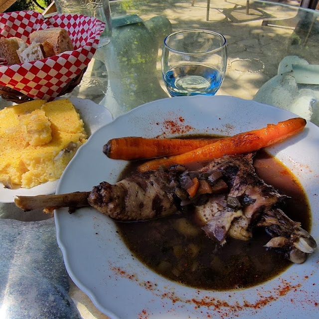 Poulet Au Vin Rouge
