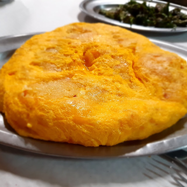 Tortilla de Patatas Con Cebolla Y Otra Sin Cebolla