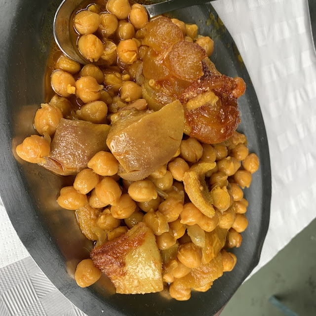 Callos Con Garbanzos