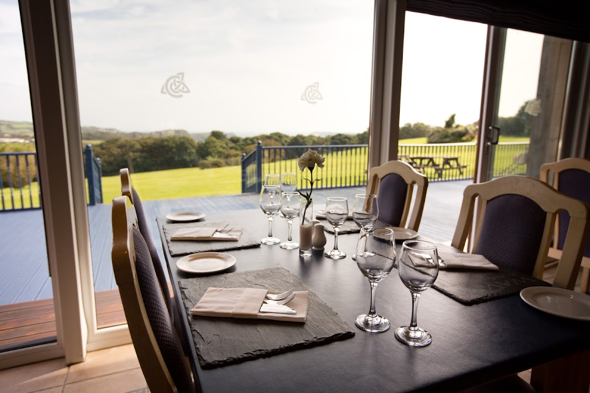 Waves Cliff-top Bar & Restaurant