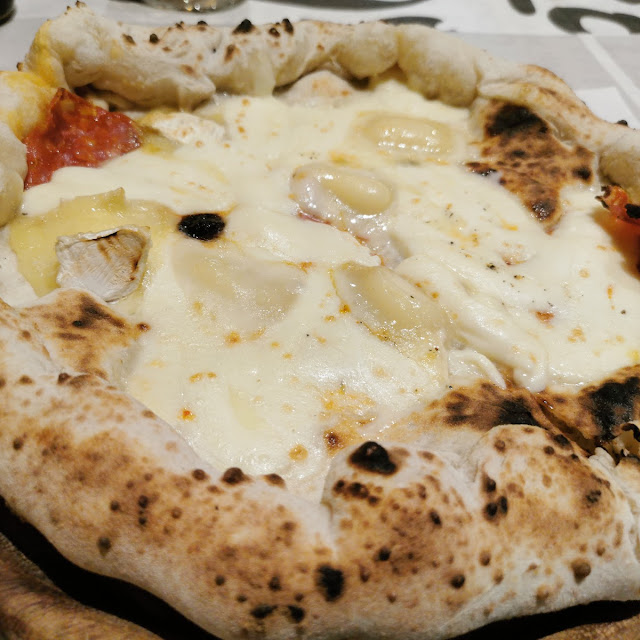 Crostone Di Pizza Ripieno Di Taleggio
