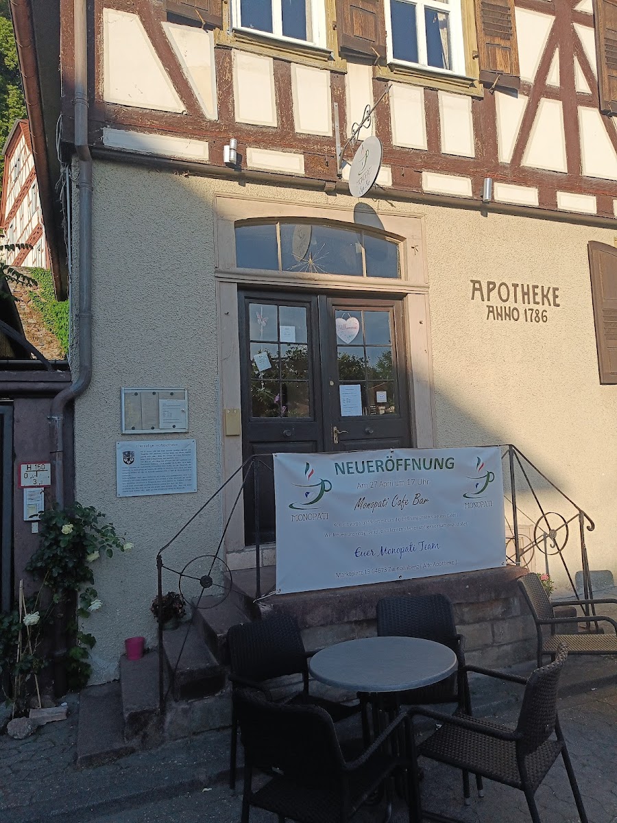 Monopati Cafe Bar