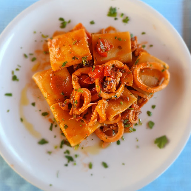 Paccheri Con Ragù Di Calamari