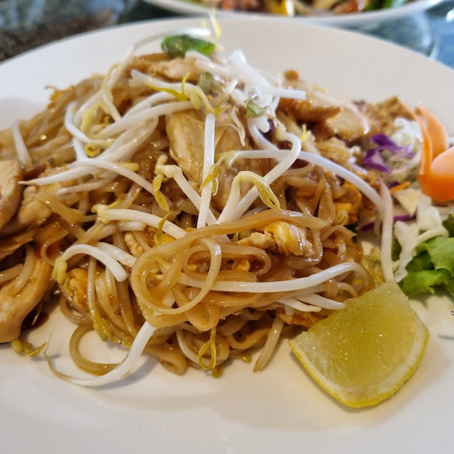 Seafood Pad Thai