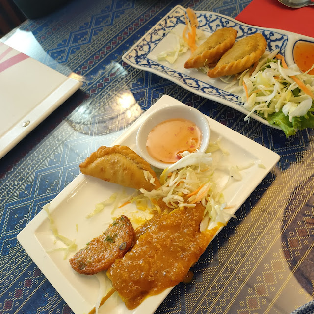 Vegetables Springroll &Chicken Satay