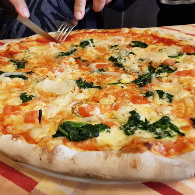 Pizza Spinat Und Garnelen
