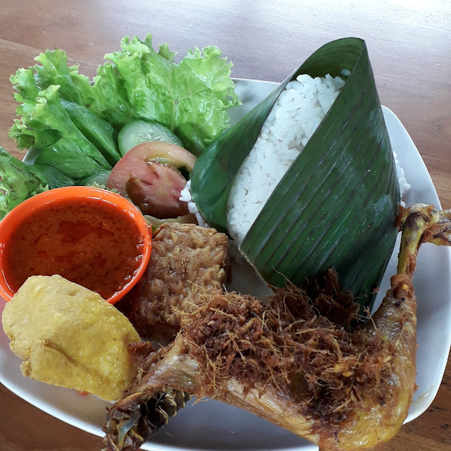 Ayam Bakar Tumis Kangkung Terasi Sayur Asem