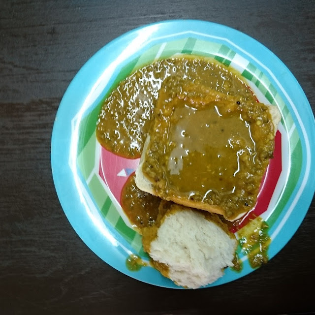 Moong Dal Bunny Chow