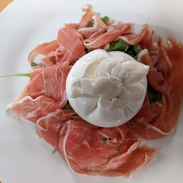 Burrata Affumicata E Crudo Di Parma