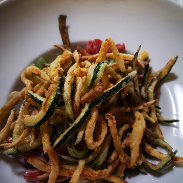 Maccheroncini Tricolore Con Zucchine Fritte