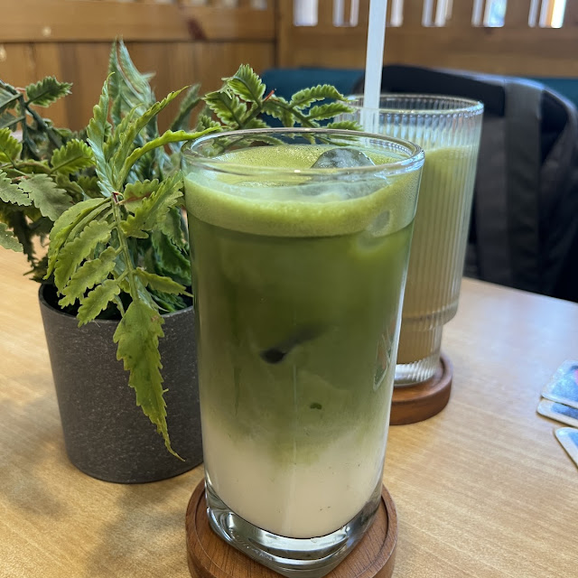 Berry Matcha Latte