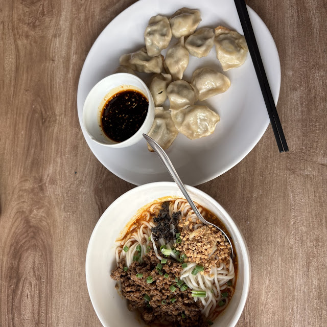 spicy and numbing wontons 麻辣抄手