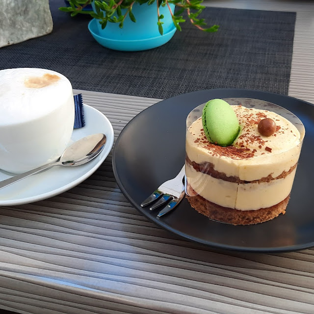 Tiramisu Cake