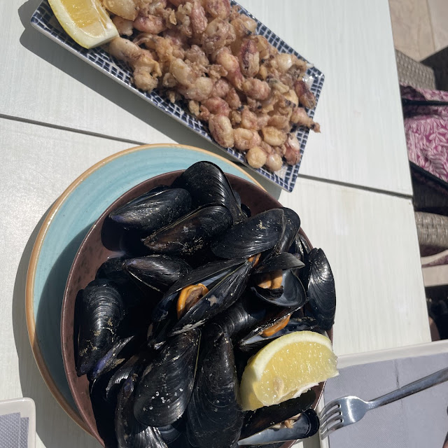 Muscles And Chipirones