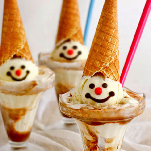 Batido de Yogurt Caramelo Y Bola Helado