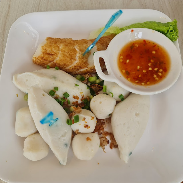 ลูกชิ้นล๊วกจิ้ม