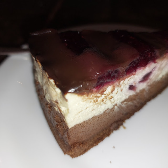 Choco Cheese Berry Cake
