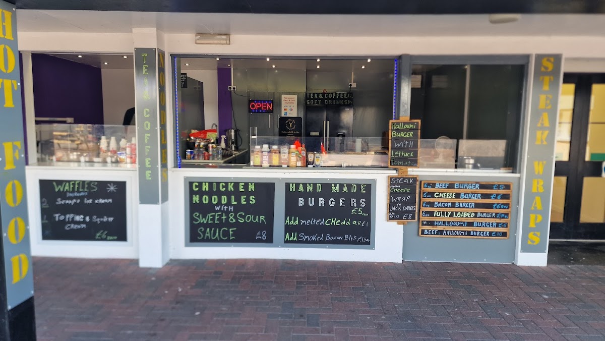 Charlie's Grill and Desserts