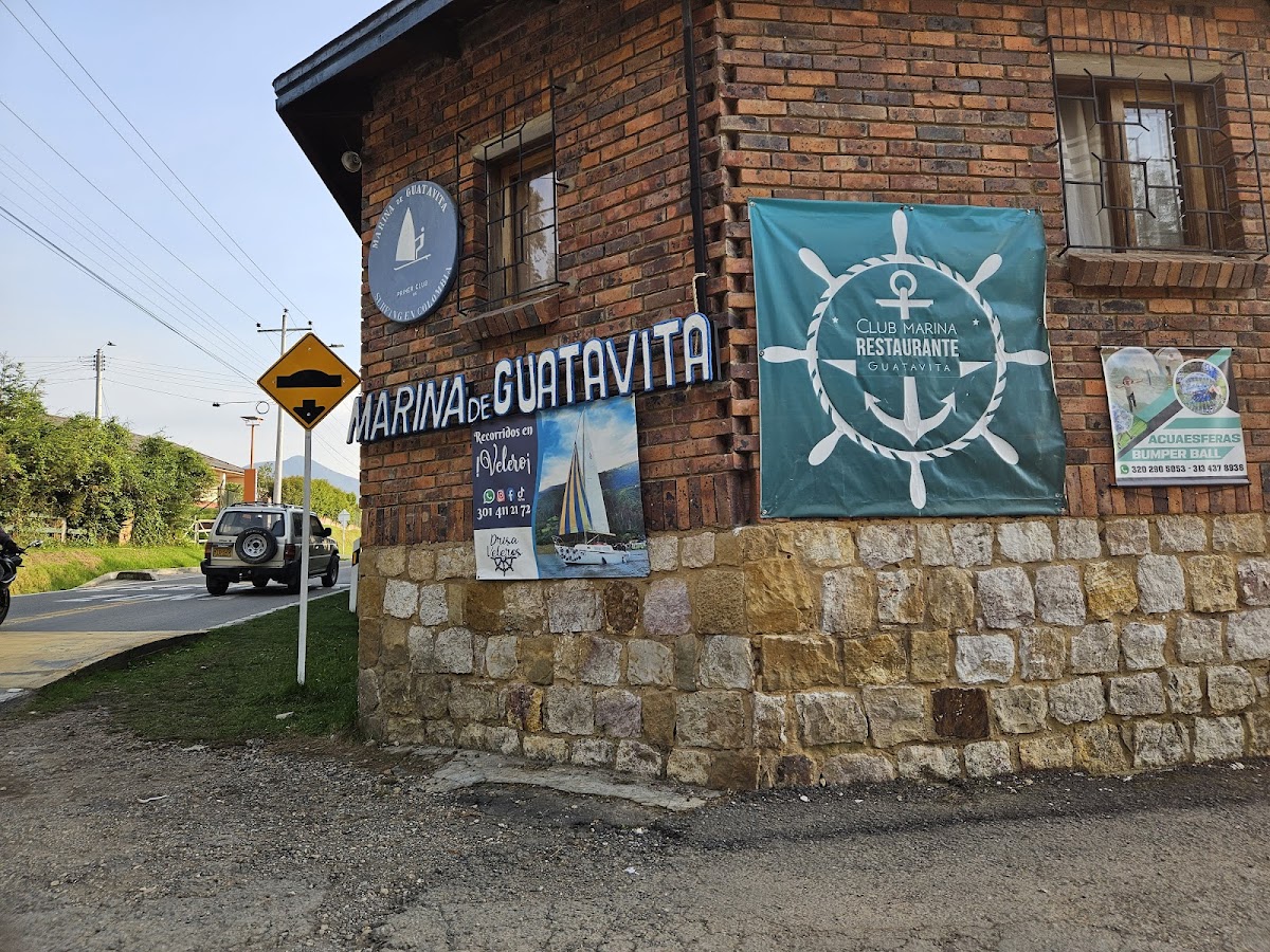 club marina de guatavita