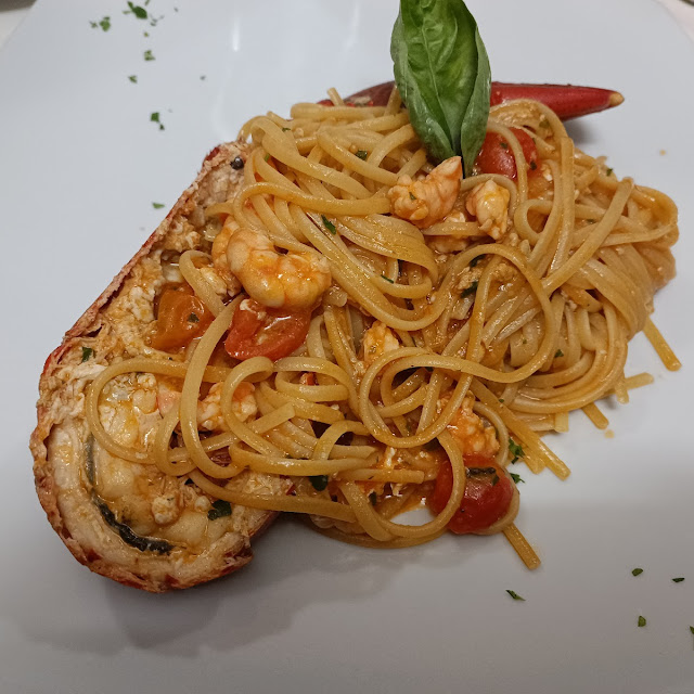 Linguine Con Astice E Gamberetti