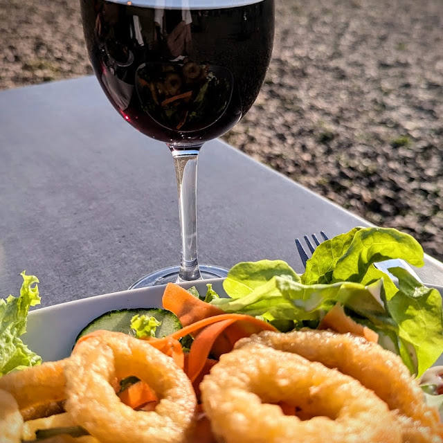 Tintenfischringe Mit Salat