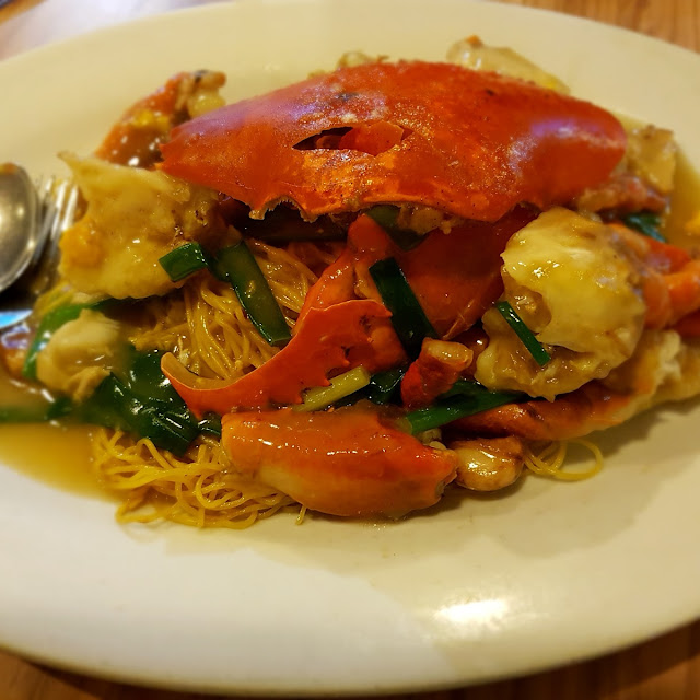 Mud Crab with Egg Noodles