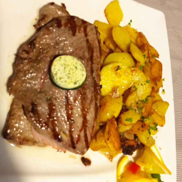 Hovězí Steak Plněný Sýrem A Šunkou