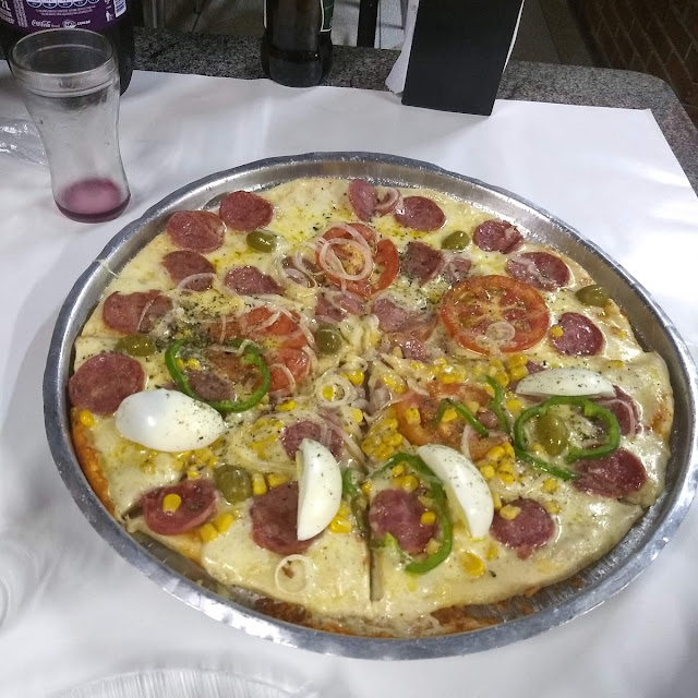 Meio A Meio de Calabresa E Portuguêsa