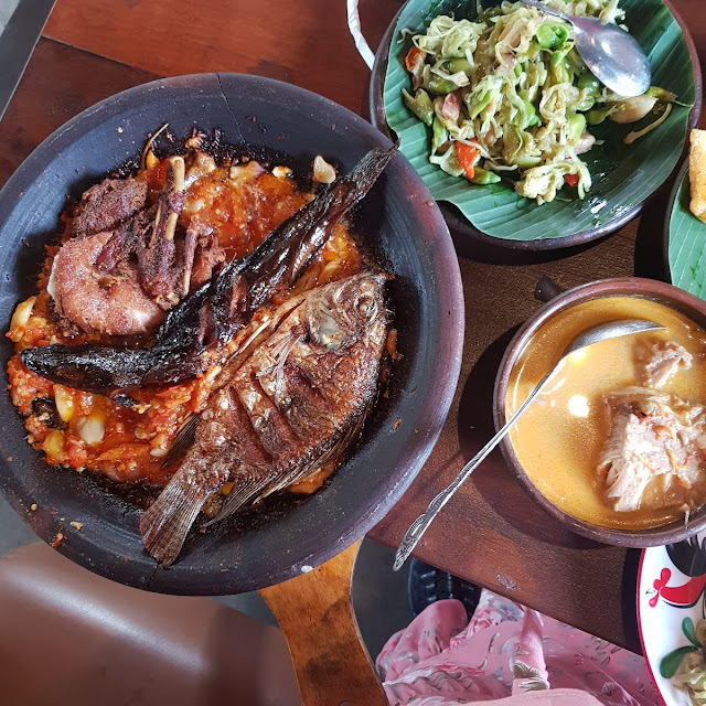 Nasi Penyetan Tahu Tempe Iwak Asin