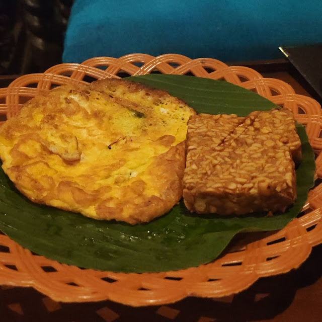 Telur Dadar & Tempe Goreng