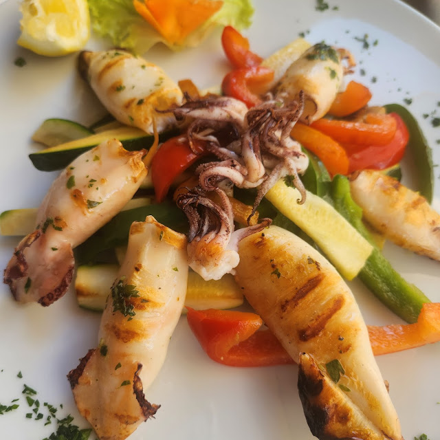 Grilled Squids with Vegetables