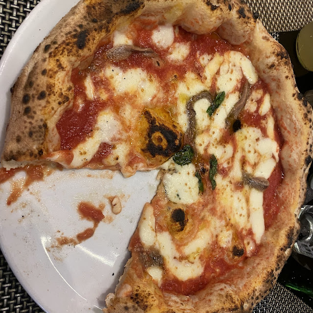 Pizza Da Regina Mozzarella Di Bufala Pomodorini Freschi E Basilico