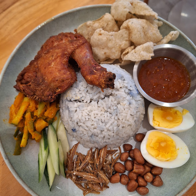 Nasi Kerabu with Ayam Goreng