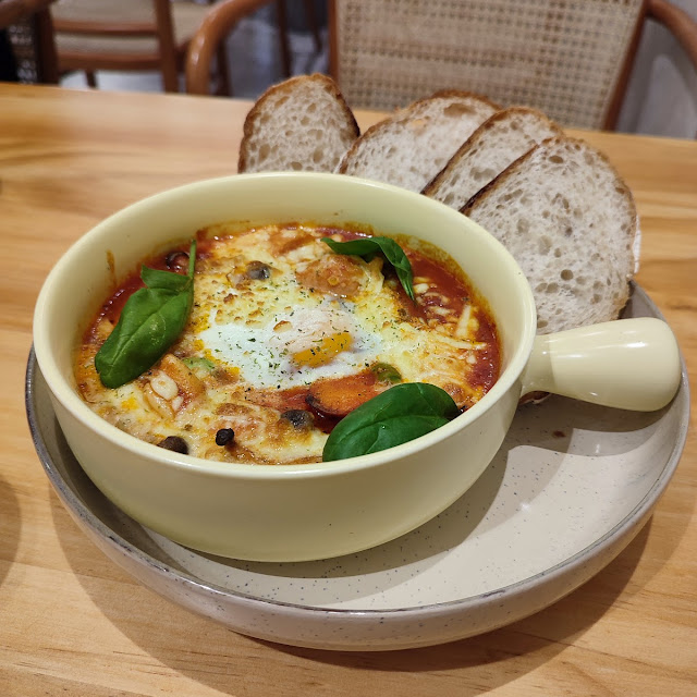 Italian Skillet Baked Eggs with Sliced Bread