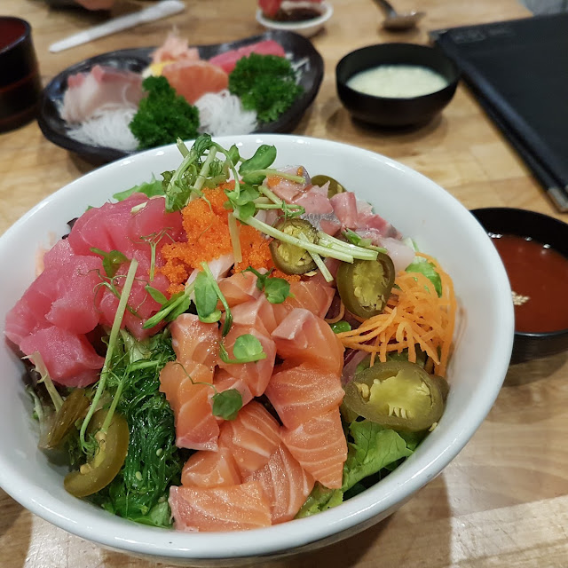 Raw Salmon & Avo Chirashi