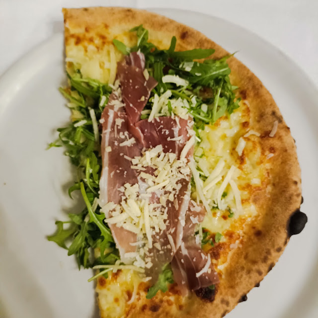 Pizza Prosciutto Crudo Rucola E Parmigiano