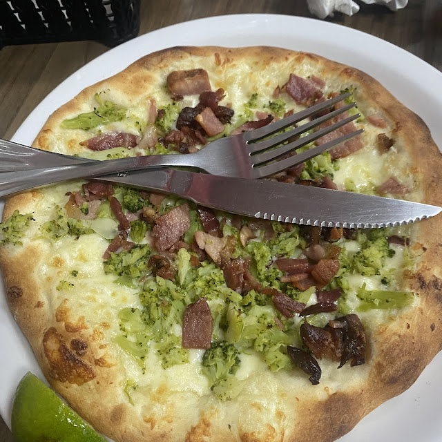 Esfiha de Brócolis Com Bacon