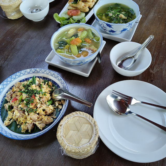 แหนมผัดไข่