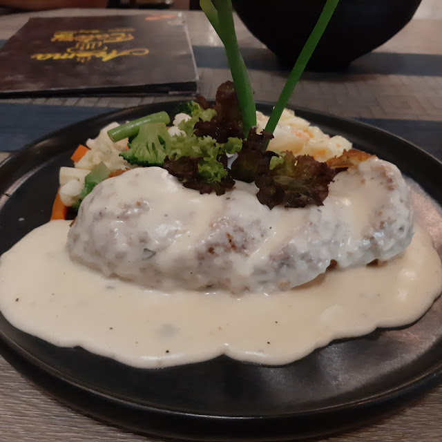 Classic Chicken Cordon Bleu