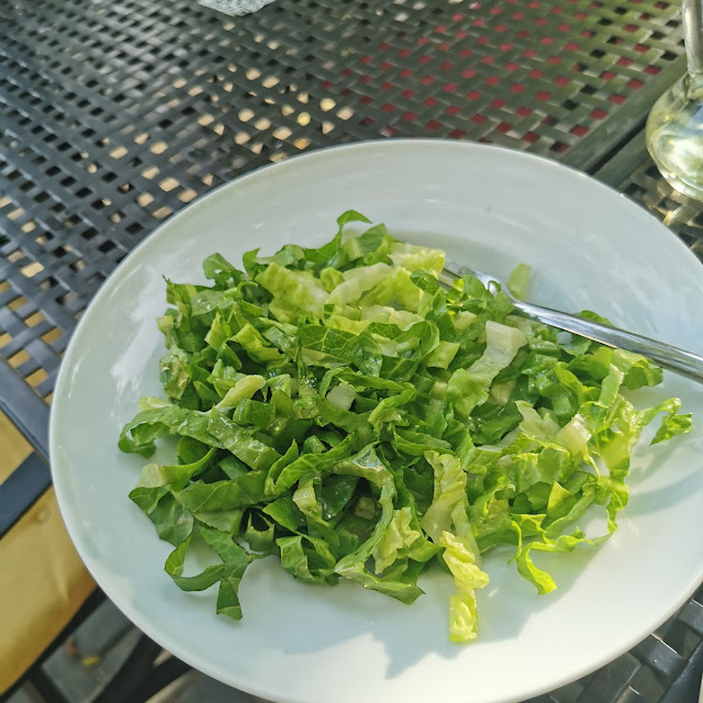 Snitel Cu Piure De Cartofi Si Salata De Varza Saramură Ficat De Porc